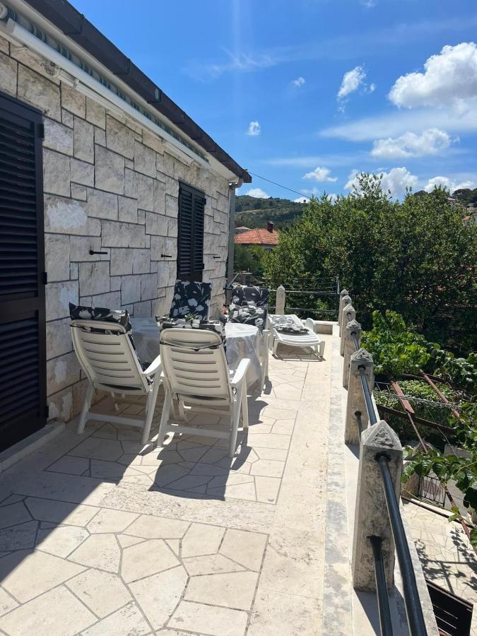 Sunset By The Sea Apartment Splitska Luaran gambar